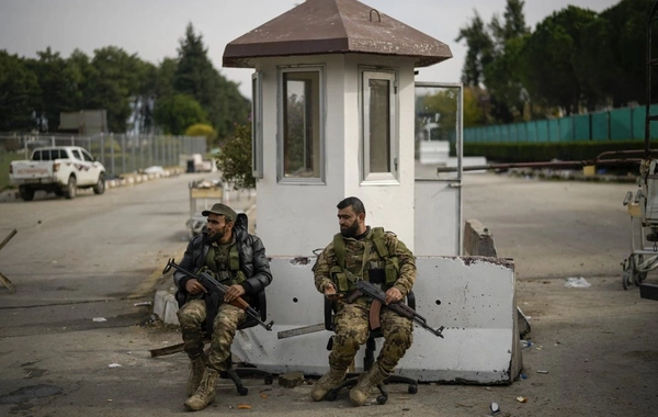 Suriya ordusu Tartus və Latakiya əyalətlərində yolları bağlayıb