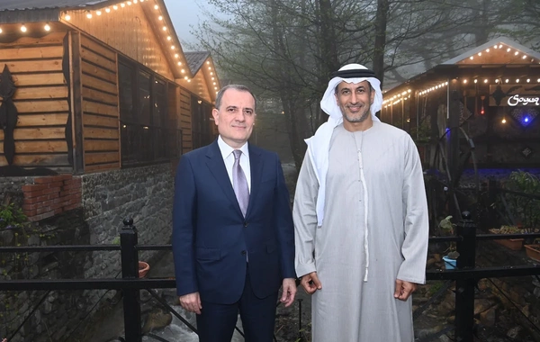 Ceyhun Bayramov BƏƏ-nin dövlət nazirinin başçılıq etdiyi nümayəndə heyəti ilə görüşüb