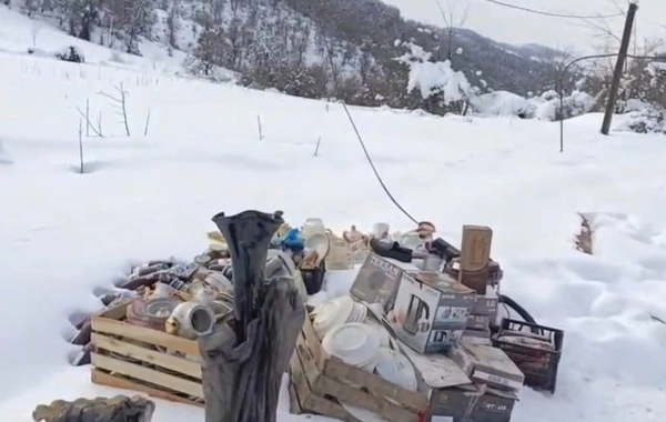 Lerikdə güclü qar evin dam örtüyünü uçurub