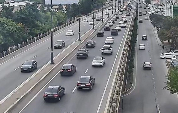 Bakının bir sıra yollarında tıxac yaranıb