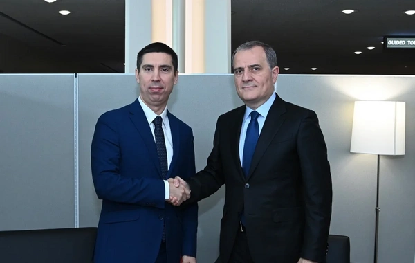 Ceyhun Bayramovla Moldovanın XİN rəhbəri görüşüb