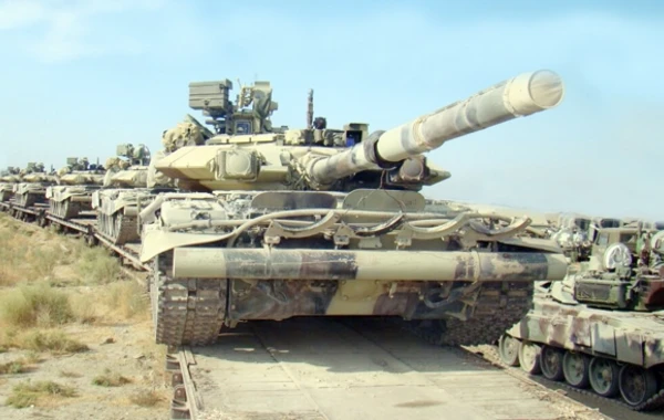 Azərbaycan tankları "Həyəcan" siqnalı ilə hərəkətə gətirildi (FOTO)
