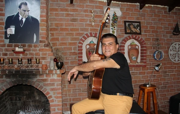 Tanınmış müğənni evində ölü tapıldı  (FOTO)