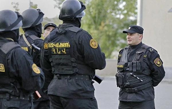 Армения отправила в Карабах полицейский спецназ