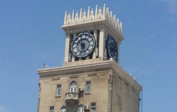Bakıda saat biabırçılığı – Rəqəmlərə diqqət - FOTO