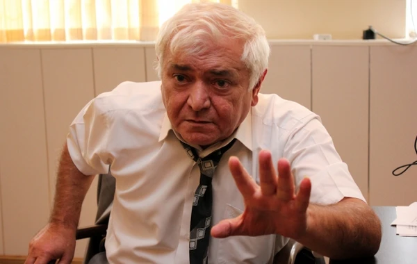 Aqil Abbas: “Anam da həkimin əlində dünyasını dəyişdi, həkimi tutdurmalıydım?”