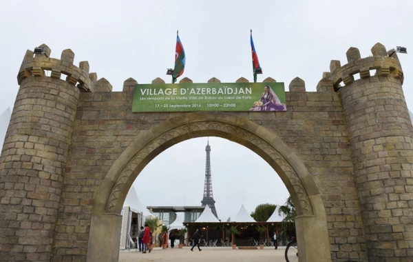 Parisdə “Azərbaycan şəhərciyi” (FOTO)