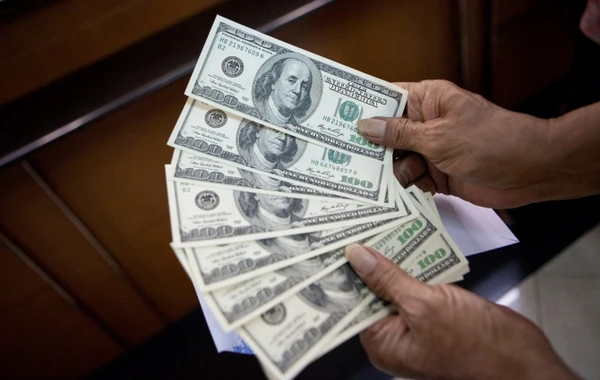 Dolların məzənnəsində qəfil dəyişiklik