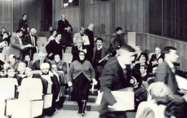 Azərbaycanın müstəqilliyinin əleyhinə səs verən şəxslər - SİYAHI