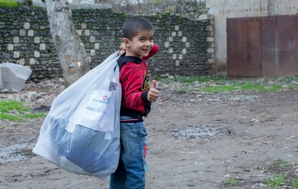 “ASAN xidmət” kimsəsiz uşaqları sevindirdi (FOTO)