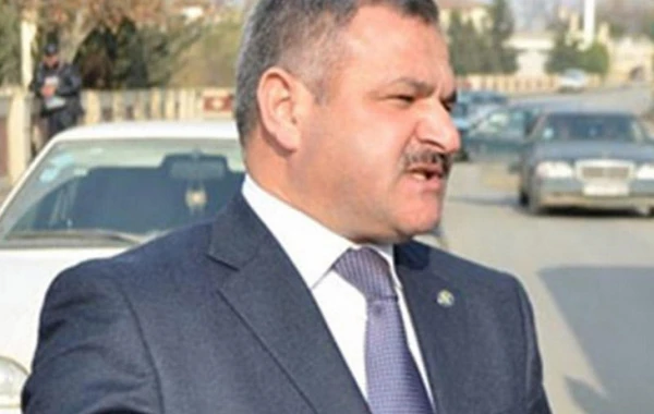 İcra başçısından "kortej" və mühafizəçilərlə gəzməsi xəbərinə cavab: hamısı ağ yalandır