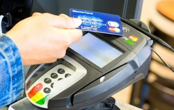 Azərbaycanda nağdsız ödənişlərin həcmi 100 milyard manata yaxın olub