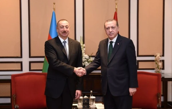 İlham Əliyev Türkiyə prezidenti ilə görüşüb - FOTO