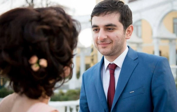 Özünü 17-ci mərtəbədən atan gənc yazar: "Əzab çəkirəm, aşkım"