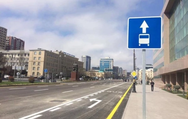 Bakının mərkəzi küçəsində avtobuslar üçün zolaq çəkildi (FOTO)