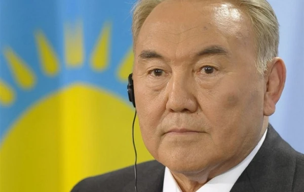 Nursultan Nazarbayev ümummilli lider Heydər Əliyevin məzarını ziyarət edib