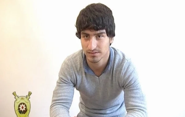 Bakıda qardaş və bacının başını kəsən oğlan: "Meyitlərini maşının qarşısına atdım" (VİDEO)