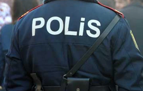Bakıda polis rəisinin müavini xidməti avtomobildə dünyasını dəyişdi