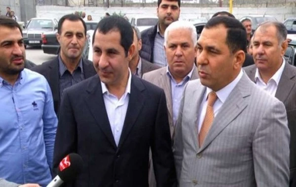 “Fərhad Əliyevin qardaşı bazara gəlib məni söydü”