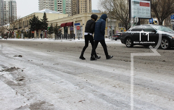 Из-за снегопада пострадали 15 человек