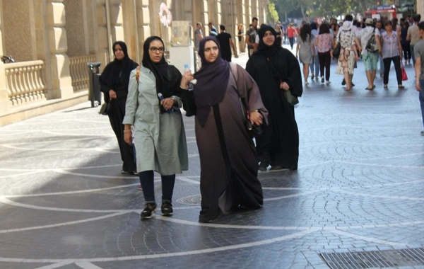 Bakıya gələn ərəb turist: "Soydaşlarımın bəzi hərəkətlərindən utanıram" (FOTO)