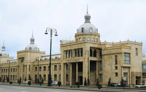 Azərbaycanda kollec bağlandı