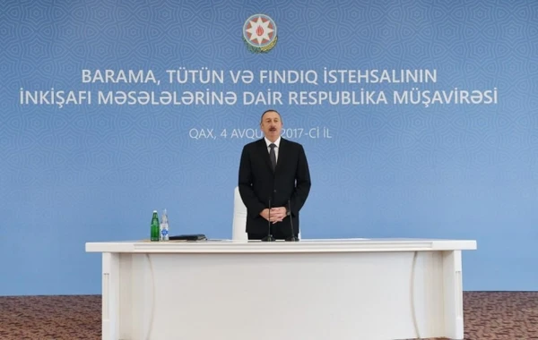 İlham Əliyev: "Biz elə etməliyik ki, Azərbaycan vətəndaşları az siqaret çəksinlər"