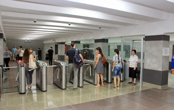 Metro istifadəçilərinə şad xəbər (FOTO)