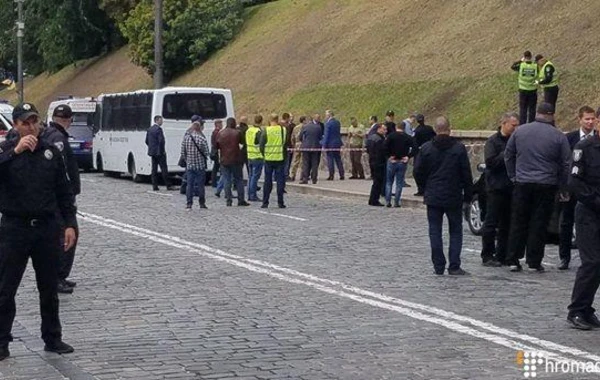 Azərbaycan səfirliyinin maşınına bomba atıblar? - RƏSMİ AÇIQLAMA