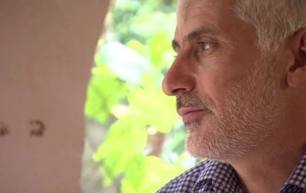 Azyaşlı qızlarını İŞİD-in əlindən qaçırdan atanın FİLM KİMİ HEKAYƏTİ (FOTO)