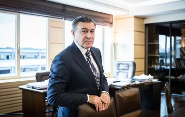 Araz Ağalarovun qabırğaları sındı