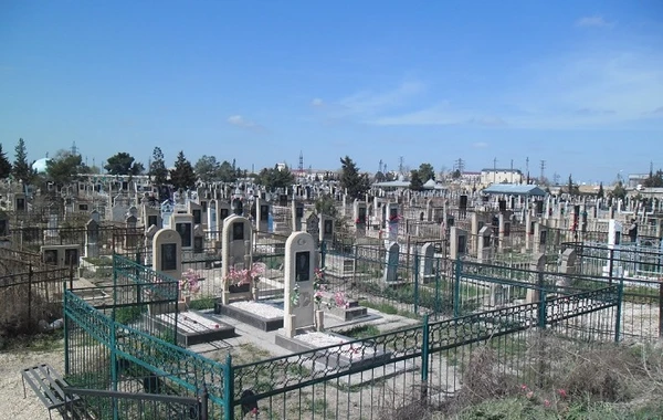 Məzarlıqlarda dəbdəbəli qəbirüstü abidələrin qoyulmasına icazə verilməyəcək - YENİ QAYDA