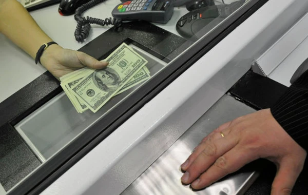 Azərbaycanda əhalinin banklarda nə qədər pulu var?