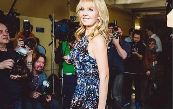 Певица Валерия показала, как получить фигуру мечты, не выходя из дома (видео)