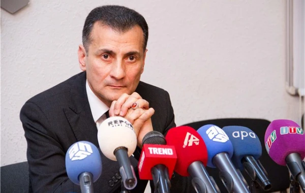 Mirşahin qayıdışına ağız büzənlərə sərt cavab verdi: "Ana və bacınızı söyməyəcəm, sadəcə ... sevəcəm!!!”