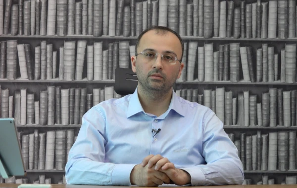 Elşad Miri: 1400 il əvvəl olan qız şəklini kişi formasına salıb imam deyə insanlara sırıyırlar (VİDEO)