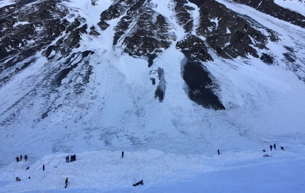 Qubaya yağan qar alpinistlərin axtarışını çətinləşdirdi