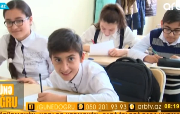 Azərbaycan məktəblərində yenilik – Sosial şəbəkə dərsləri keçiriləcək? - VIDEO