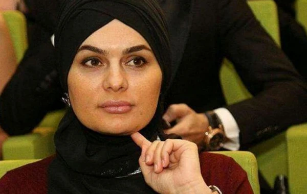 Əməkdar artist ilk dəfə ərini göstərdi - FOTO