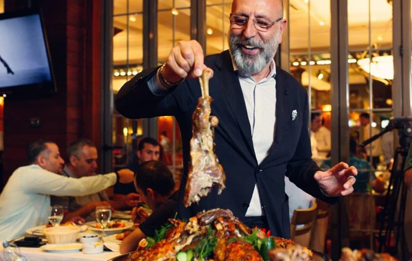 Ərdoğanın aşpazı Azərbaycanda iftar süfrəsi verdi - FOTO