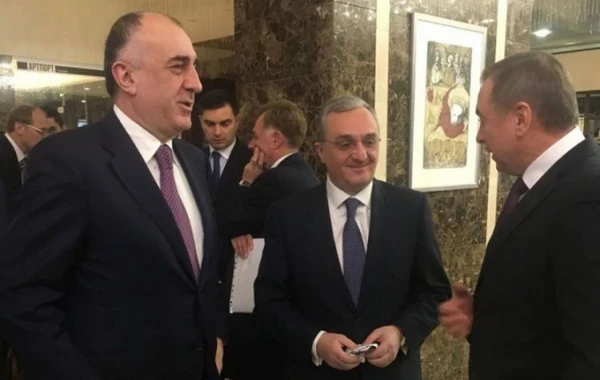 Elmar Məmmədyarov Ermənistan XİN başçısı ilə görüşüb