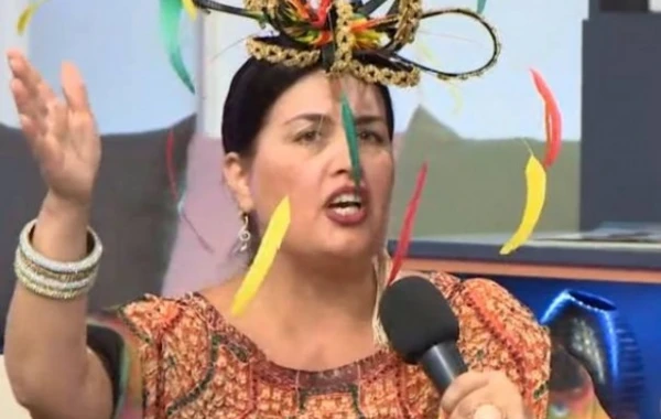 Elzadan yeni şeir: "Yaz, yaz, vals, vals..." - FOTO