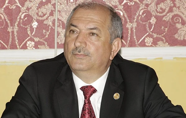 İcra başçısı ağaclara “kislota” tökülən əraziyə getdi - VİDEO