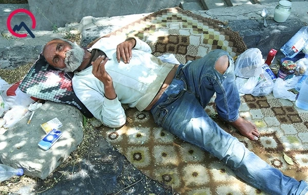 2 universitet bitirən eks-iş adamı Bakıda küçədə yaşayır - VİDEO+FOTO