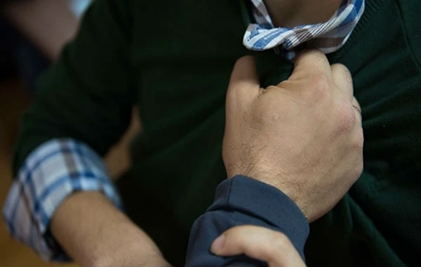 Bakıda kafedə musiqi üstündə oğlanı döyə-döyə öldürdülər — TƏFƏRRÜAT