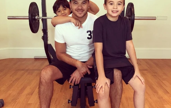 Emin Ağalarov övladları ilə belə istirahət edir (VİDEO)