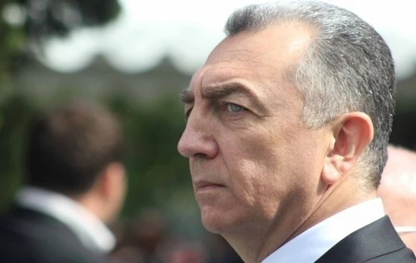 Eldar Əzizovdan Bakı ilə bağlı daha bir tapşırıq: Sökülsün, yığışdırılsın!