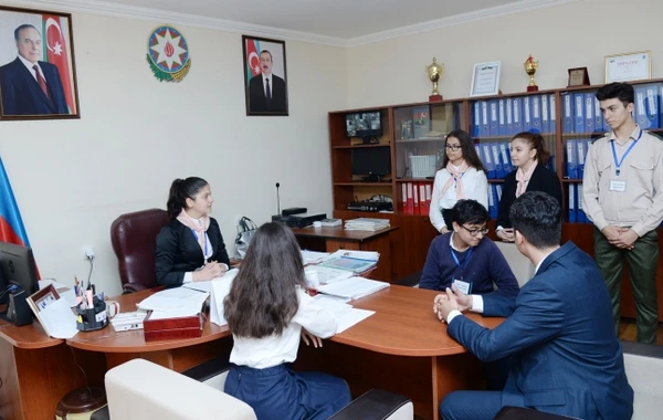 Bakıda məktəbi şagirdlər idarə etdi - FOTO