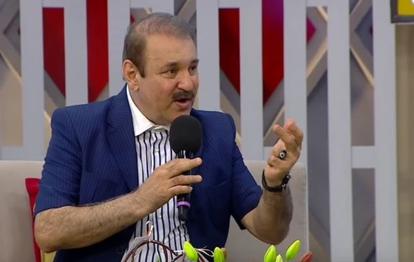 Efirdə biabır olan əməkdar artist canlı ifasından danışdı - VİDEO