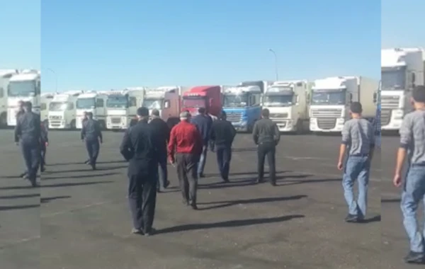 Azərbaycandan Rusiyaya pomidor-xiyar aparan yük maşınları Dağıstanda saxlanıldı - VİDEO